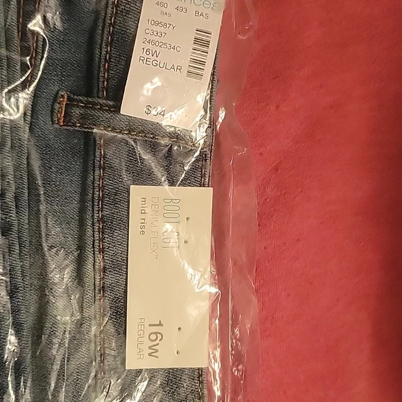 4 pairs of maurices pants. - Picture 5 of 10